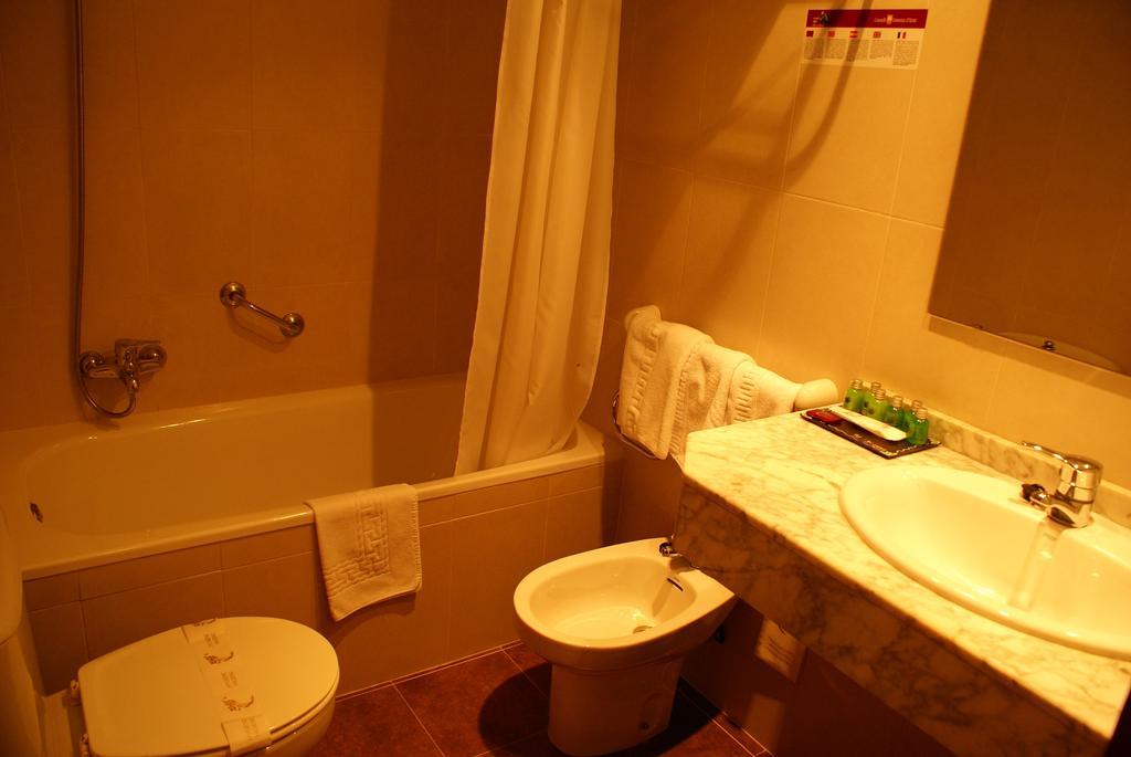 Hotel Edelweiss Arties Værelse billede